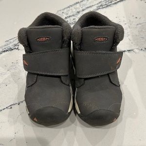 Keen Kids Snow / Rain / Hiking Boots — size 9 Toddler